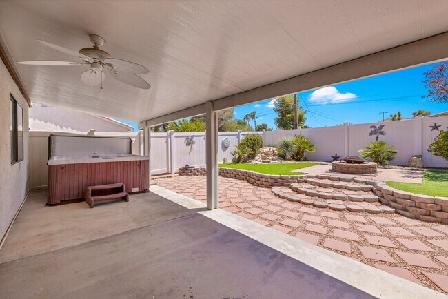 Building Photo - 57815 Desert Gold Dr