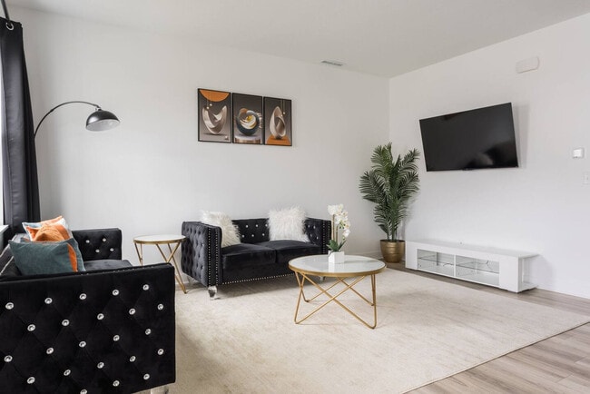 Building Photo - 17355 Wellburn Dr