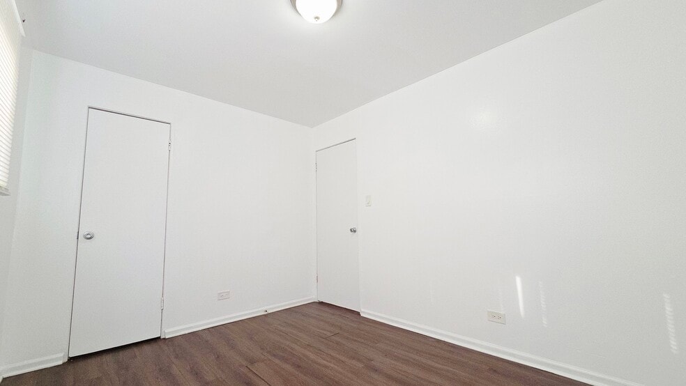 Bedroom 1 - 10200 S Crandon Ave