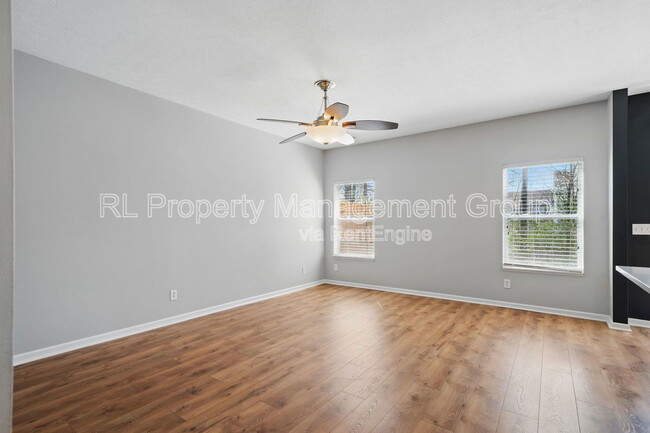 Building Photo - 646 Grove Cir