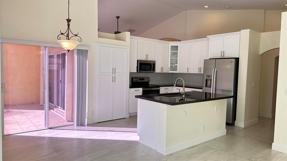 Building Photo - 19010 SW 10th St