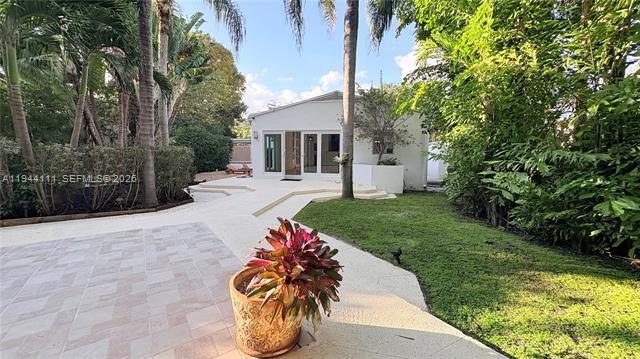 Building Photo - 2301 S Miami Ave