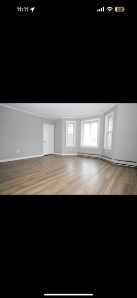 Building Photo - 303 Parker St