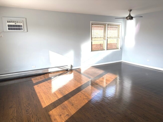 Building Photo - 8222 W Grand Ave