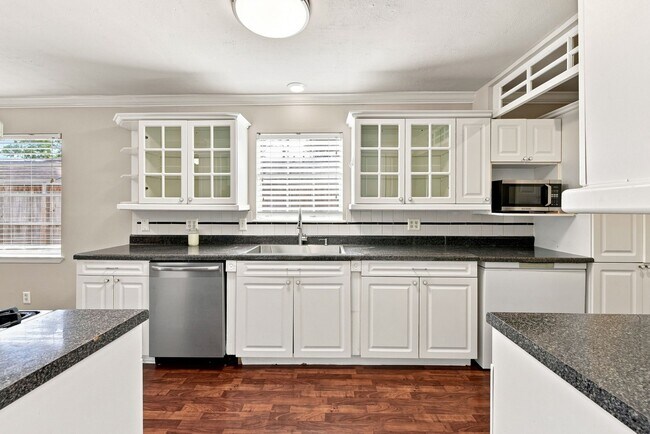 Building Photo - 10715 Wickersham Ln