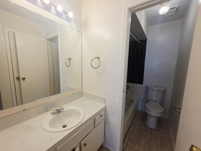 Building Photo - 12511 Ashford Meadow Dr