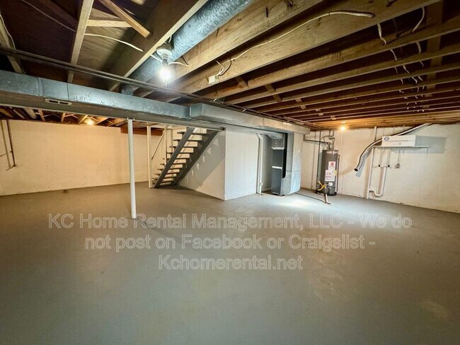 Building Photo - 9817 W 83rd Terrace