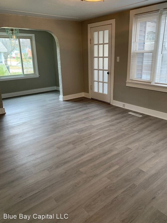 Building Photo - 3 br, 1 bath House - 372 Orchard Avenue