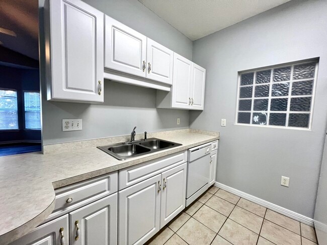 Building Photo - 1501 Partin Dr N