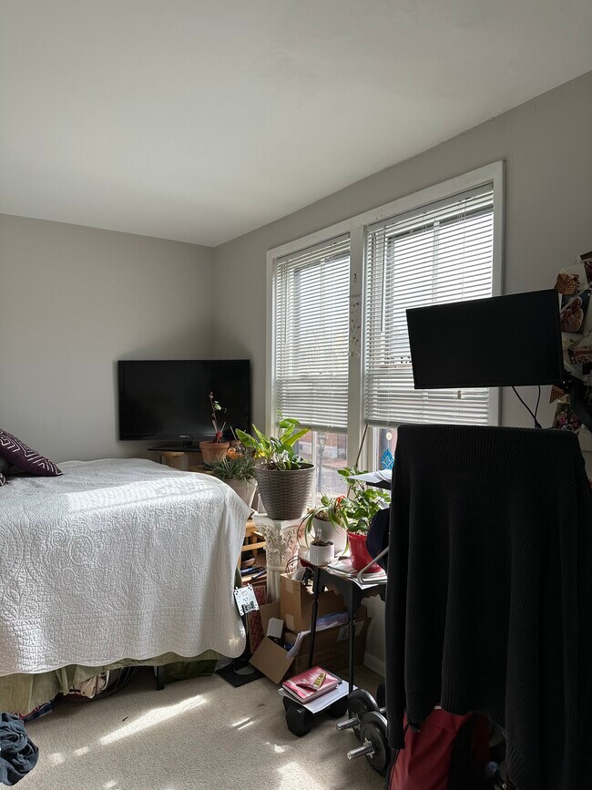 bedroom - 560 S 3rd St