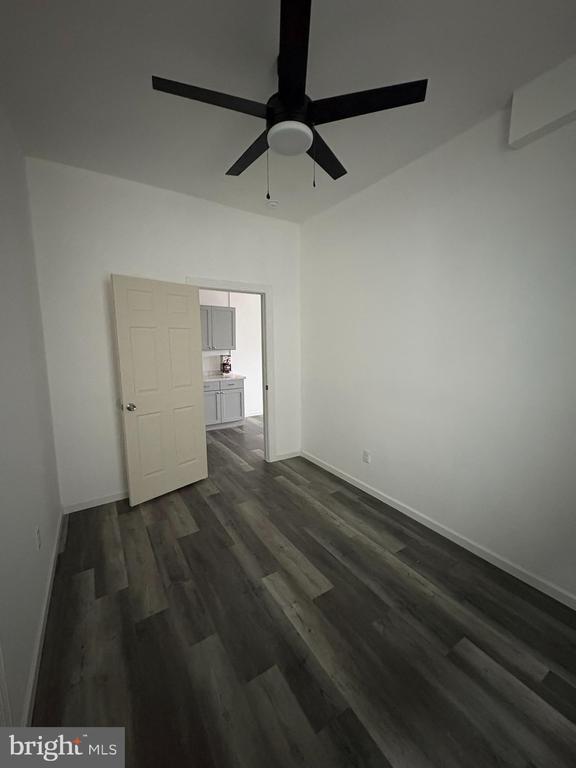 Building Photo - 145 W Main St