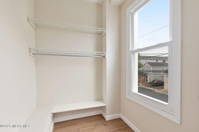 Building Photo - 216 Delaware St