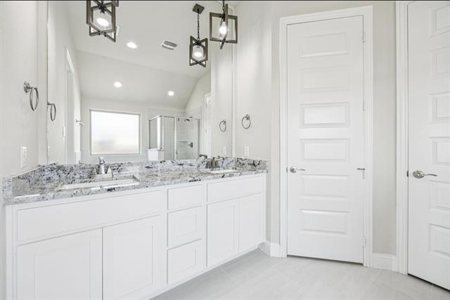 Building Photo - 3201 Velma Ln