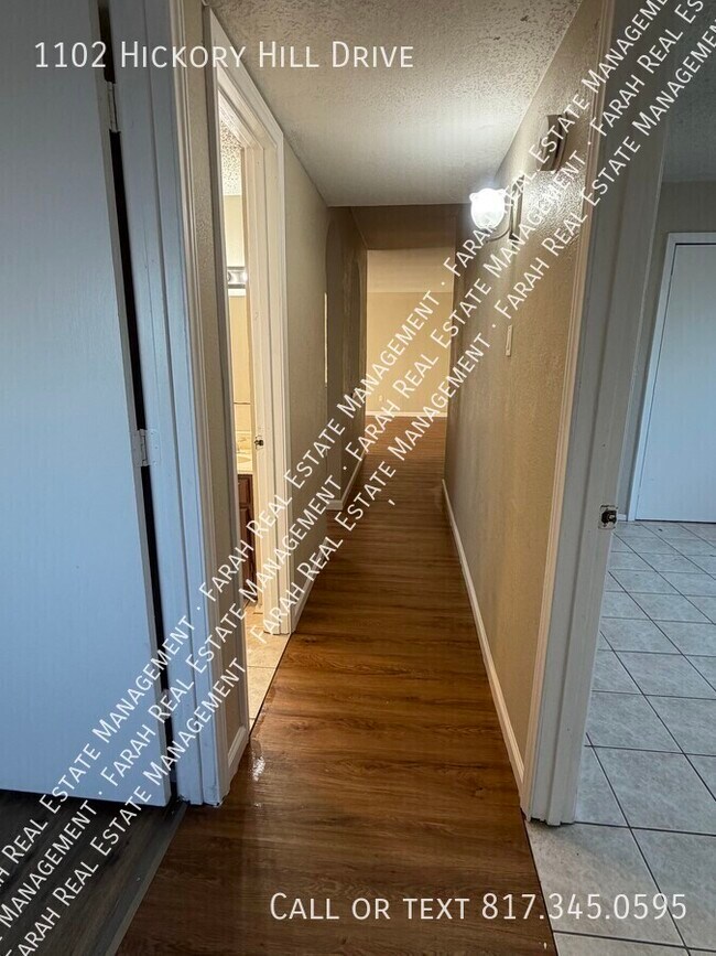 Building Photo - 1102 Hickory Hill Dr