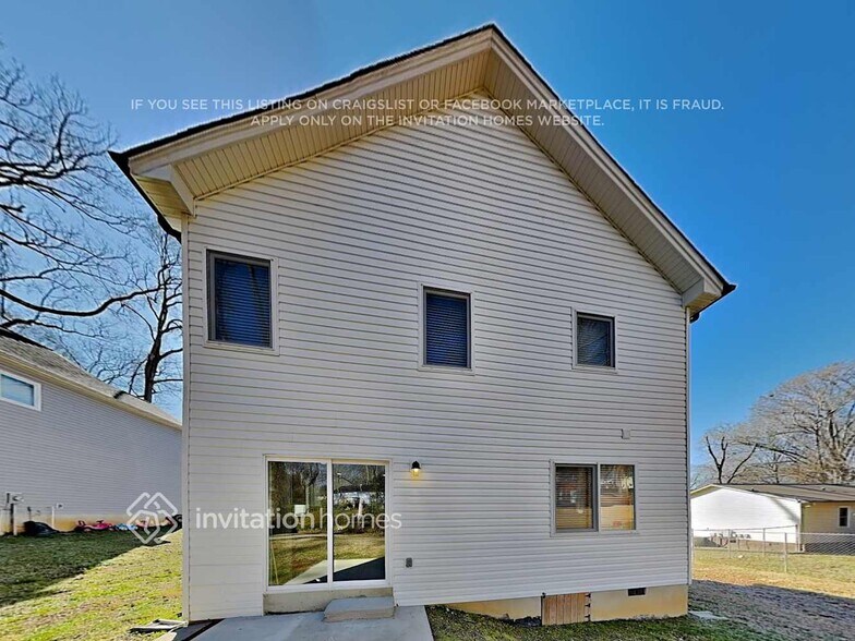 Building Photo - 524 W Main St