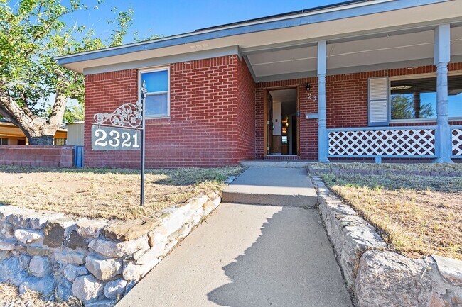Building Photo - 2321 Union Ave