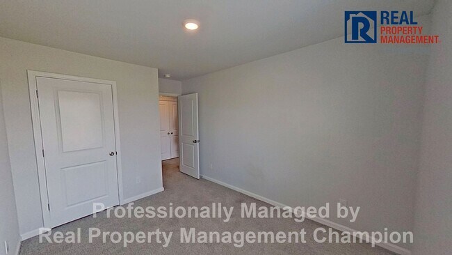 Building Photo - 3110 Lobelia Ln