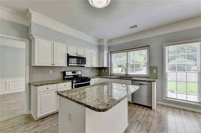 Building Photo - 7635 Harrogate Pl