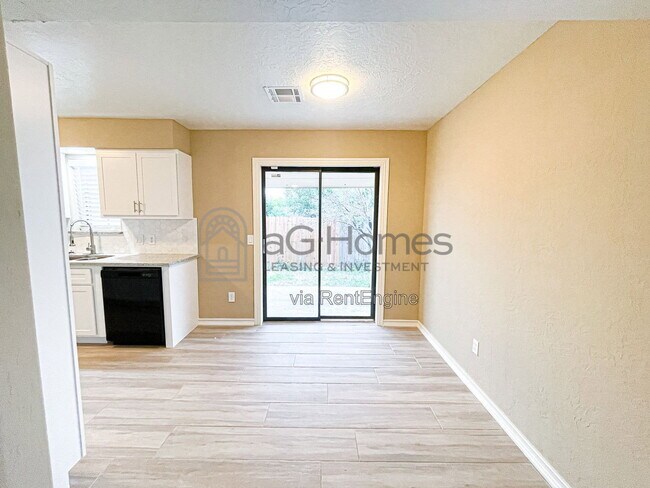 Building Photo - 8412 S Douglas Ave