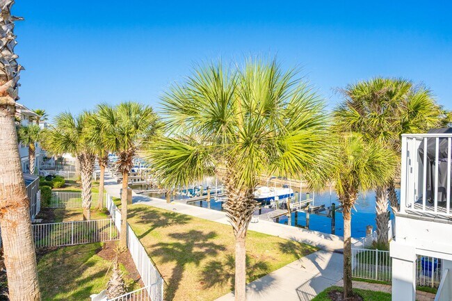 Building Photo - Welcome to Coastal Living at its Finest!