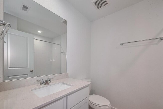 Building Photo - 3017 La Rambla Dr
