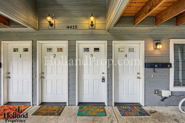 Building Photo - 4415 NE 88th Ave