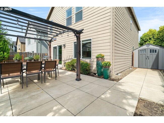 Building Photo - Beautiful 4 Bed, 3 Bath Canby Home for Rent
