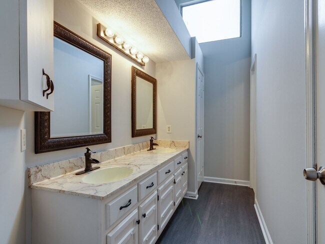 Building Photo - Spacious 3BR/2BA Bartlett rental home in GREAT location!