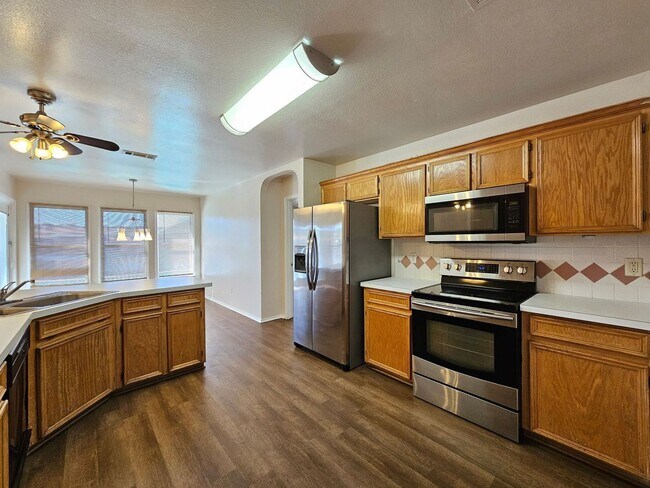 Building Photo - 602 Del Mar Dr