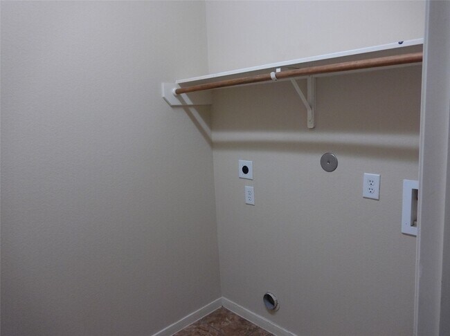 Building Photo - 14435 Long Meadow Dr