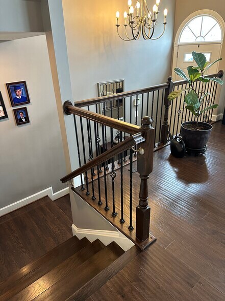 Foyer stairs - 16654 Danridge Manor Dr