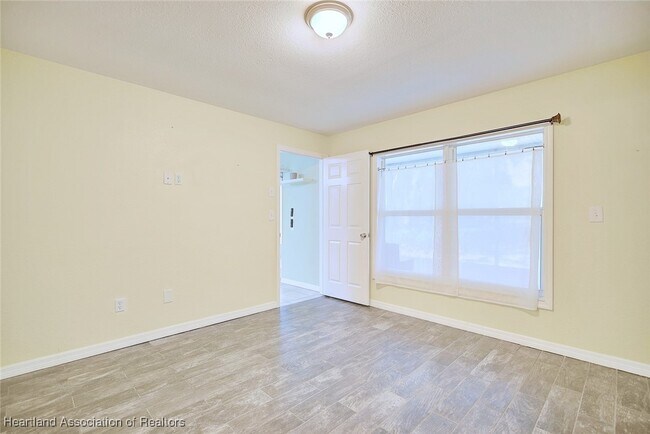 Building Photo - 4706 Mercado Dr