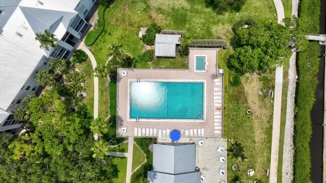 Building Photo - 2512 SE Anchorage Cove