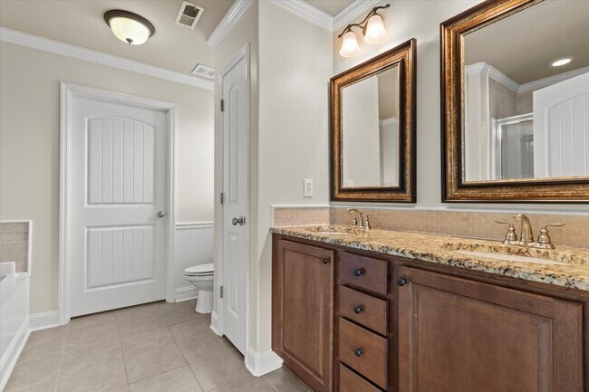 Building Photo - 2525 Millwood Cir SE