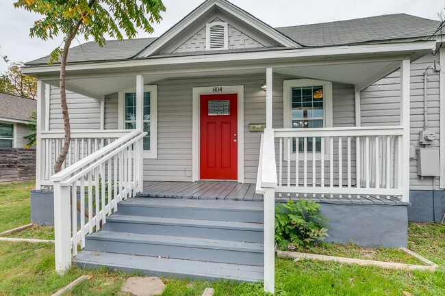 Building Photo - CHARMING 3-BEDROOM IN DENVER HEIGHTS