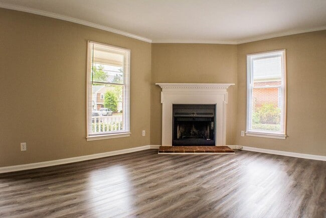 Building Photo - 321 Oak Arbor Ln