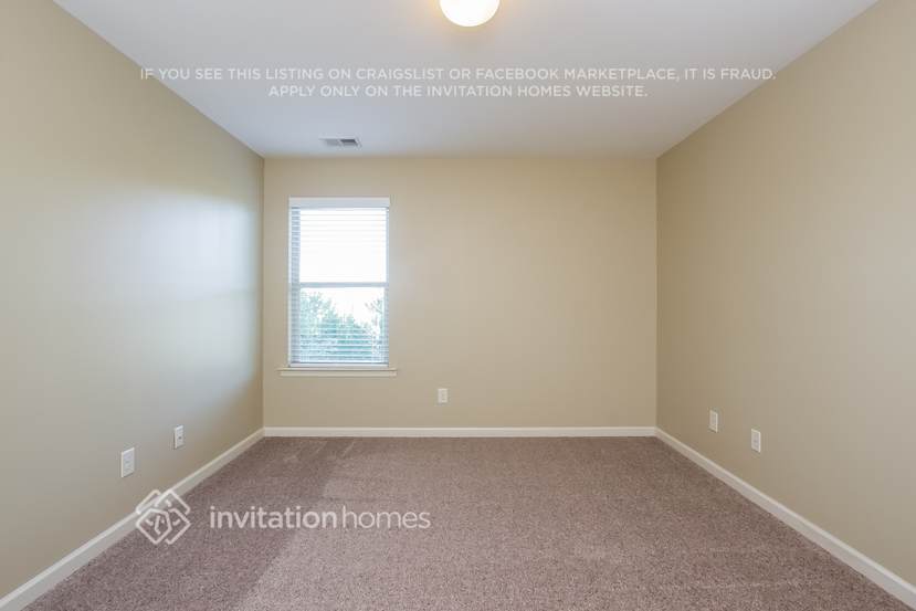 Building Photo - 2070 Hydrangea Ln