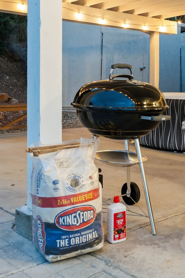 Building Photo - 10150 Sierra Madre Rd