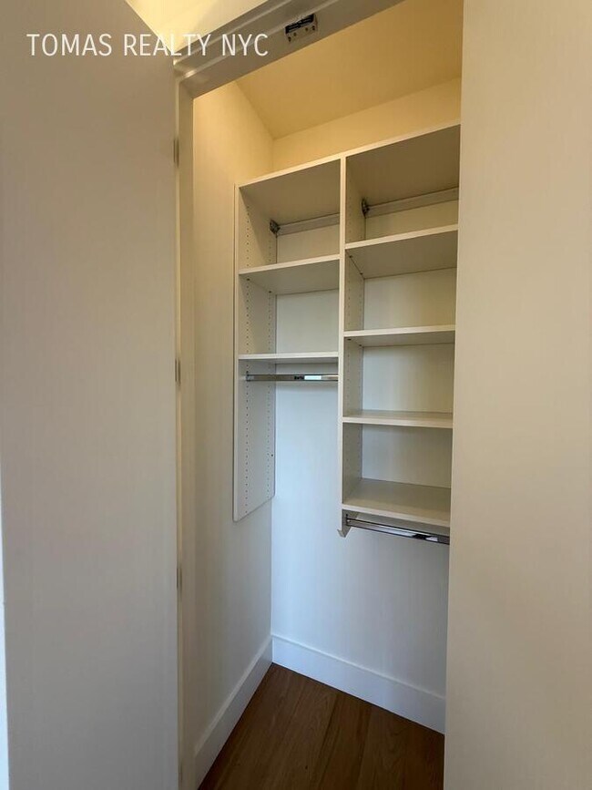 Building Photo - 3103 Sedgwick Ave