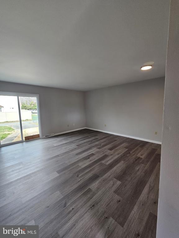 Building Photo - 33 Fieldstone Ct