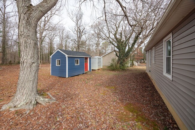 Building Photo - 2 Bedroom, 1 Bath Rental in North Chesterf...