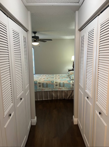 Building Photo - 1258 Pine Ridge Cir W