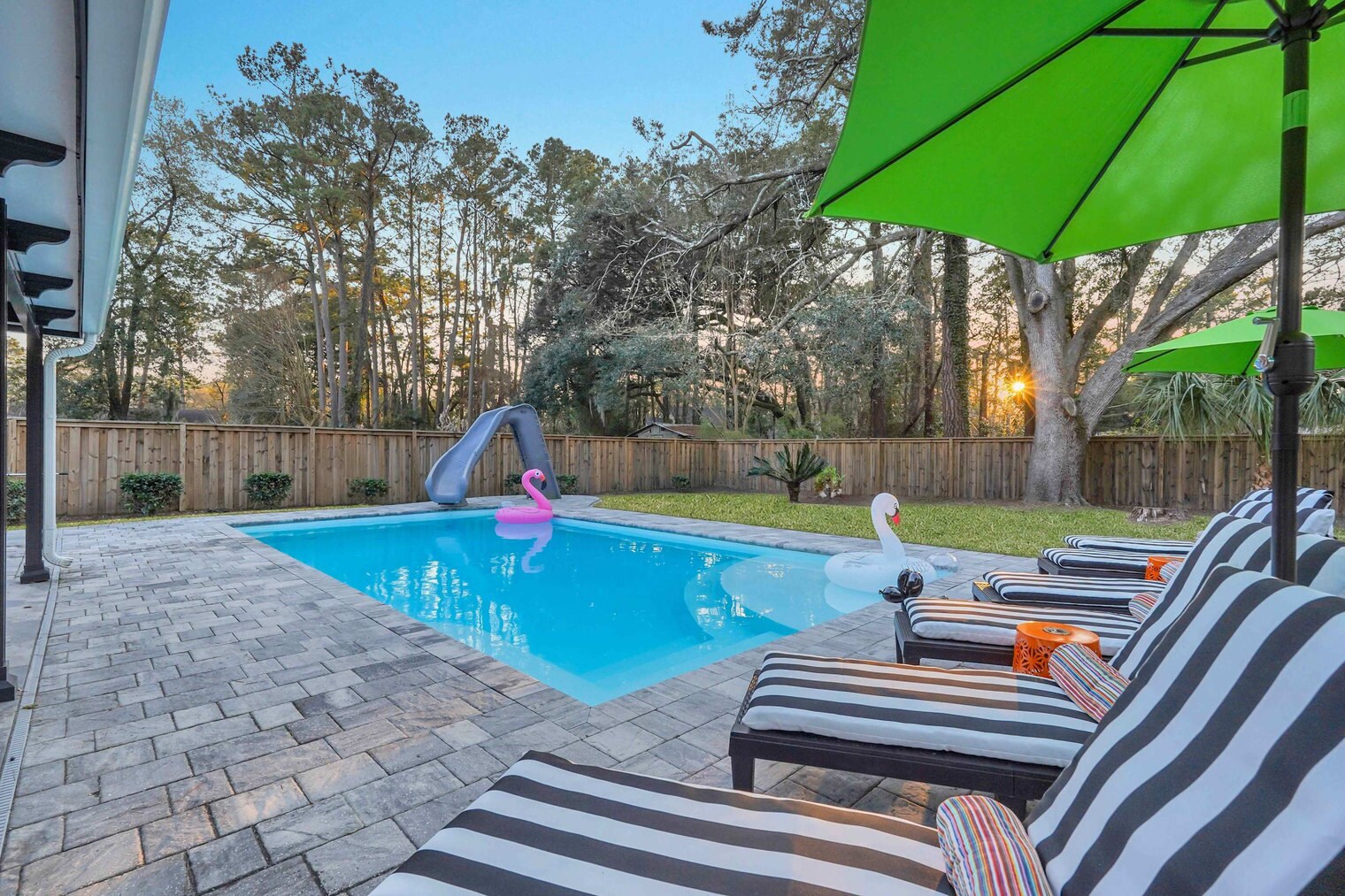 Building Photo - 533 Quarterman Dr