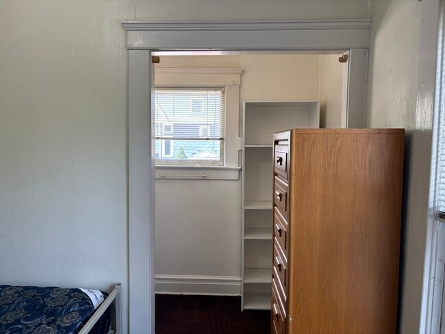 Building Photo - 524 S Forest Ave