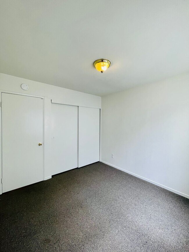 Building Photo - 792