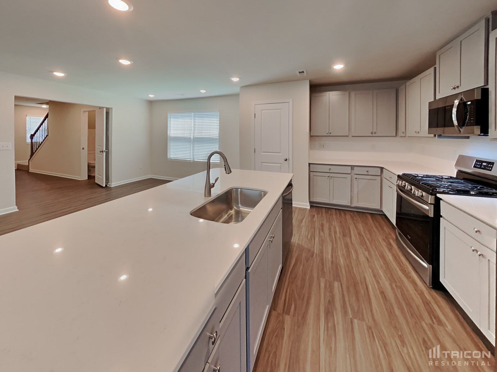 Building Photo - 1361 Woodhouse Dr