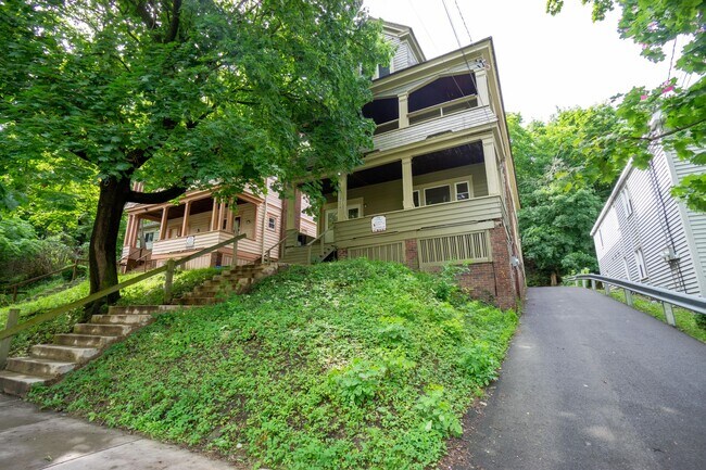 Building Photo - 716-718 Euclid Ave