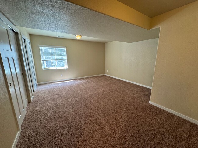 Building Photo - 7623 Dutch Loop