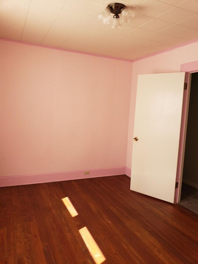 Building Photo - 4 Bedroom Home on Kalispell’s East Side – ...