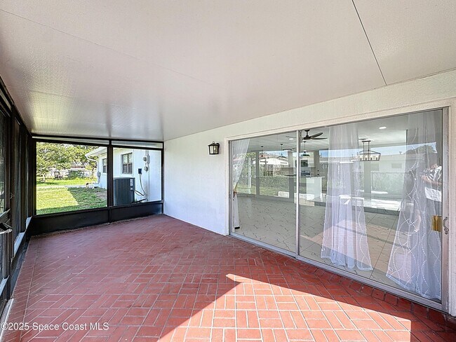 Building Photo - 205 Bimini Dr